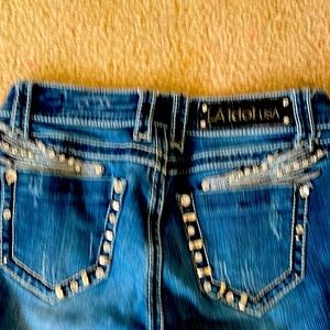 One pair of La idol jeans